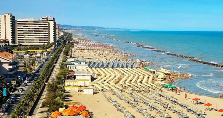 Mira Apartment Pescara Bagian luar foto