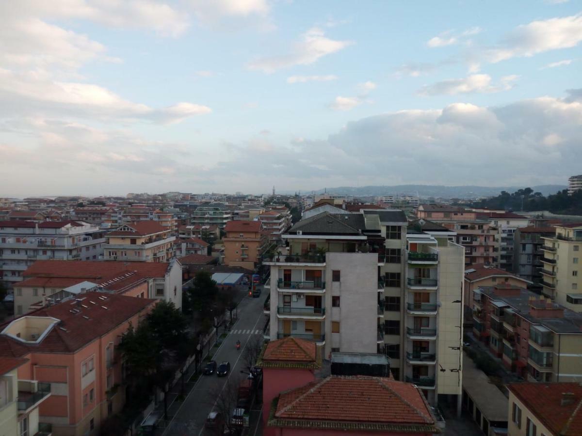 Mira Apartment Pescara Bagian luar foto